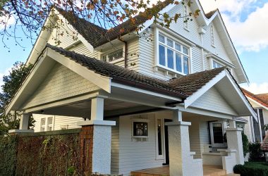 A large two story bungalow home painted by Auckland City Painters 1